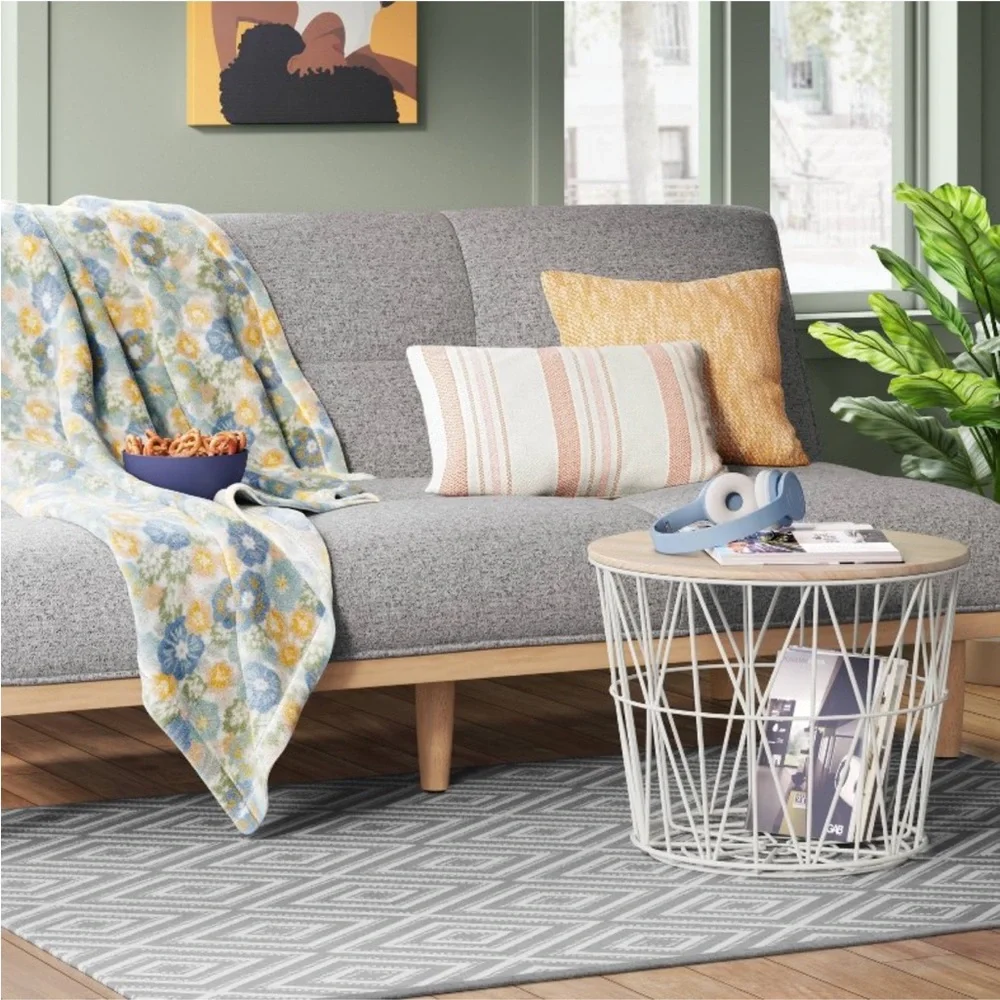 ROOM ESSENTIALS NWT diamond indoor area rug -gray -4x5’6”